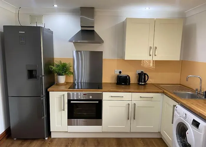 Garden Flat In London