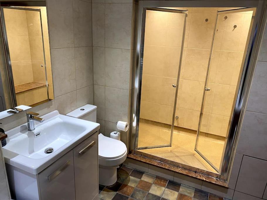 Апартаменты Garden Flat In Лондон