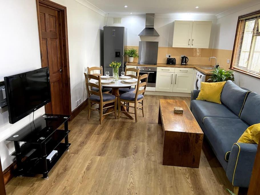 Garden Flat In * Лондон