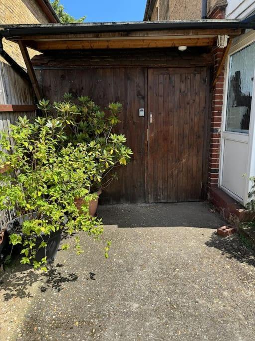 Апартаменты Garden Flat In